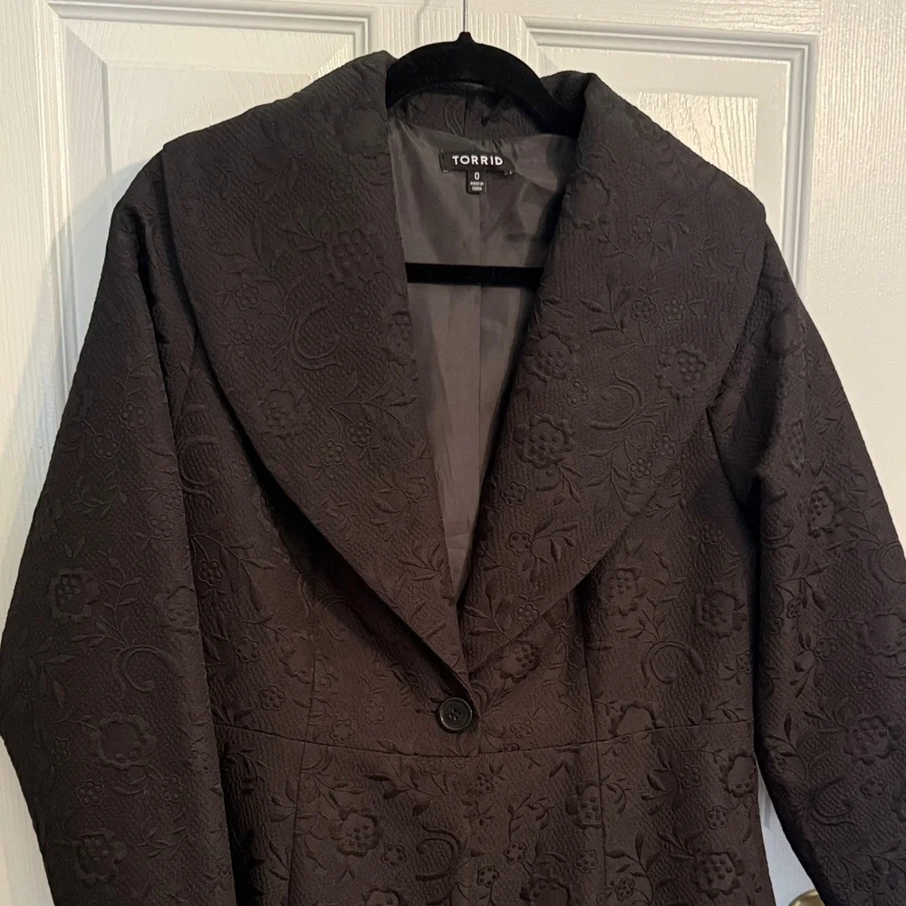 Torrid Black Floral Patterned Coat - Picture 3 of 10